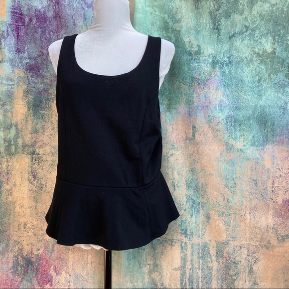 📌Express Look at this backside! Timeless Rayon Blend Sleeveless Top - Picture 2 of 12
